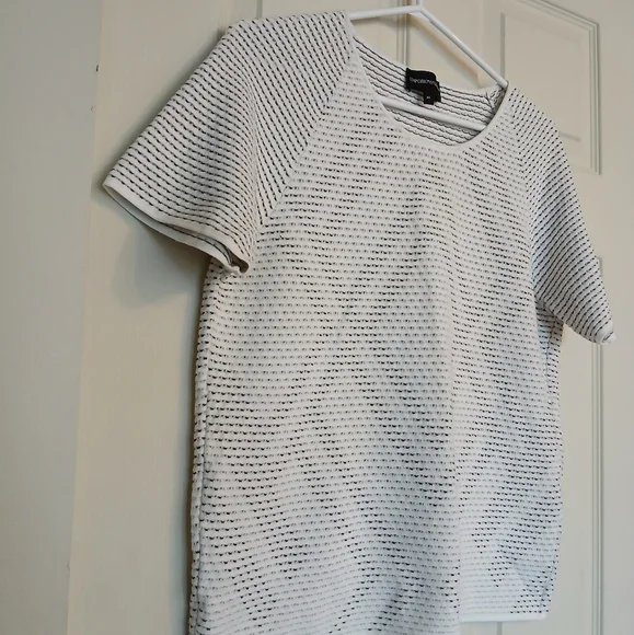 EMPORIO ARMANI Triangular Design White And Black Men's Shirt, Size L - Picture 3 of 8